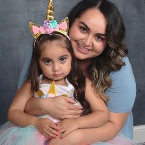 Meet your Posher, Dahlia